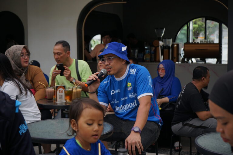 PERSIB dan Bobotoh Akrab Sebagai Keluarga di Meet & Greet